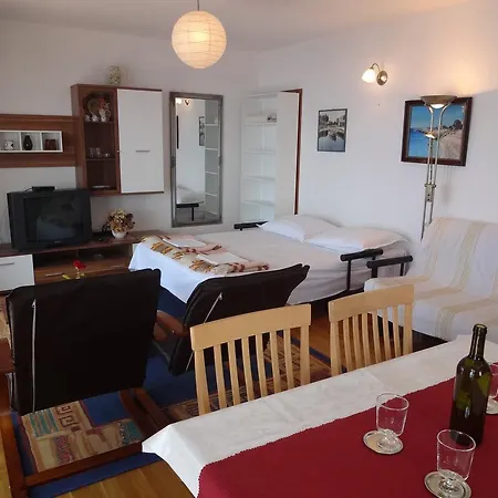 Pisak 2743e * Gornji Dolac